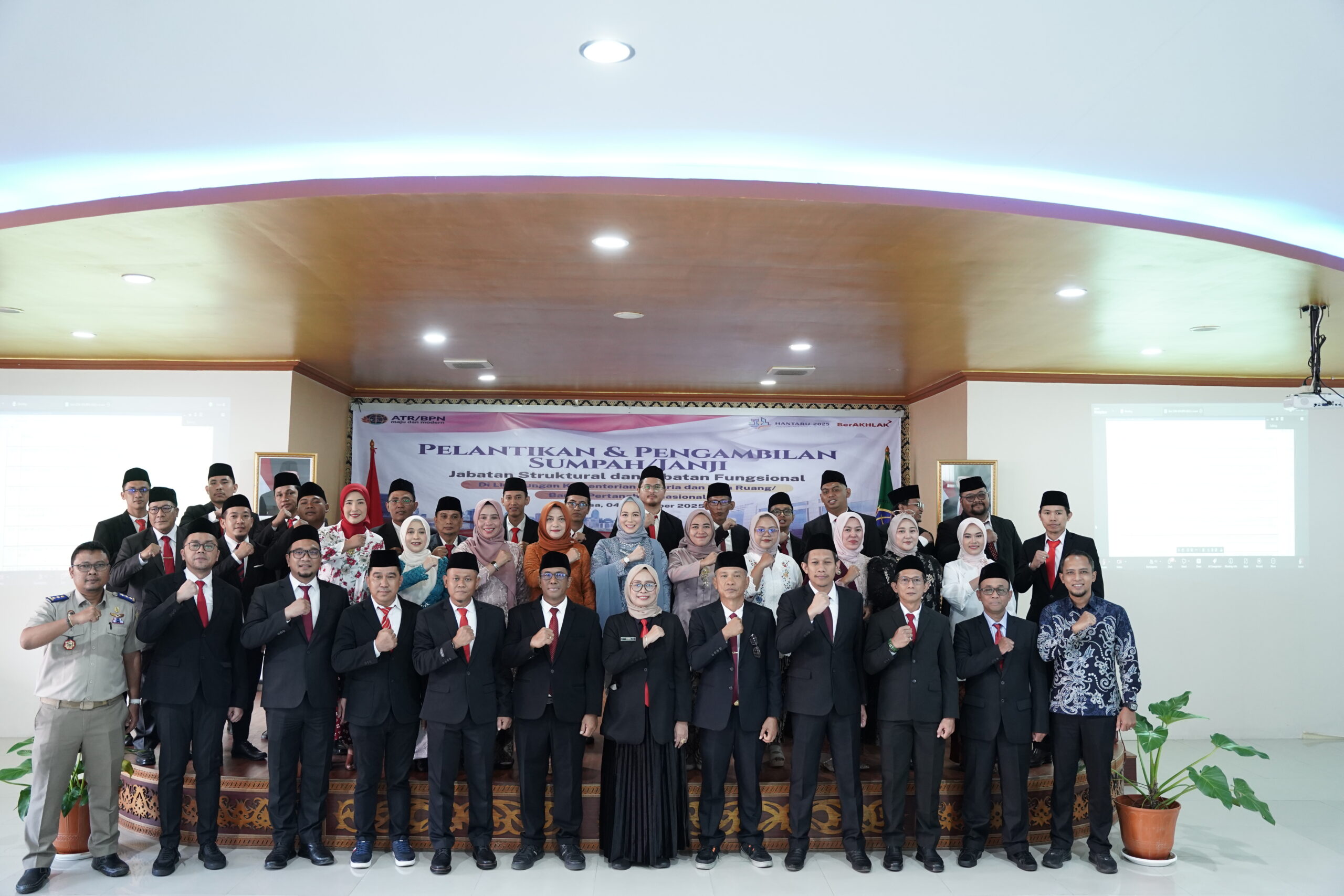 56 Pejabat Pengawas di BPN Kalbar Resmi Dilantik, Menteri Nusron Tekankan Integritas dan Pelayanan Publik