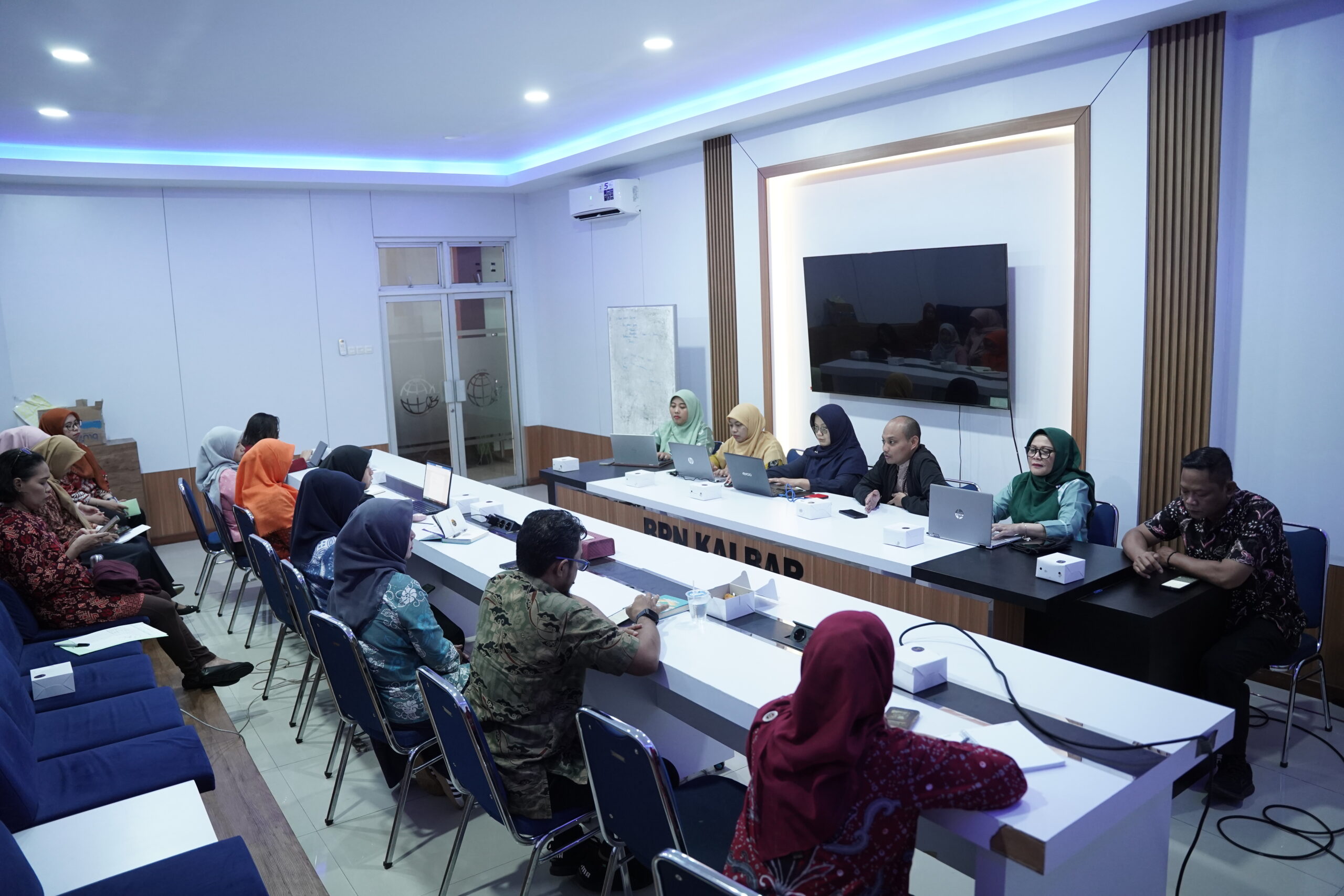 Kanwil BPN Kalbar Terima Kunjungan Tim Biro Hukum ATR/BPN untuk Evaluasi Regulasi Pertanahan