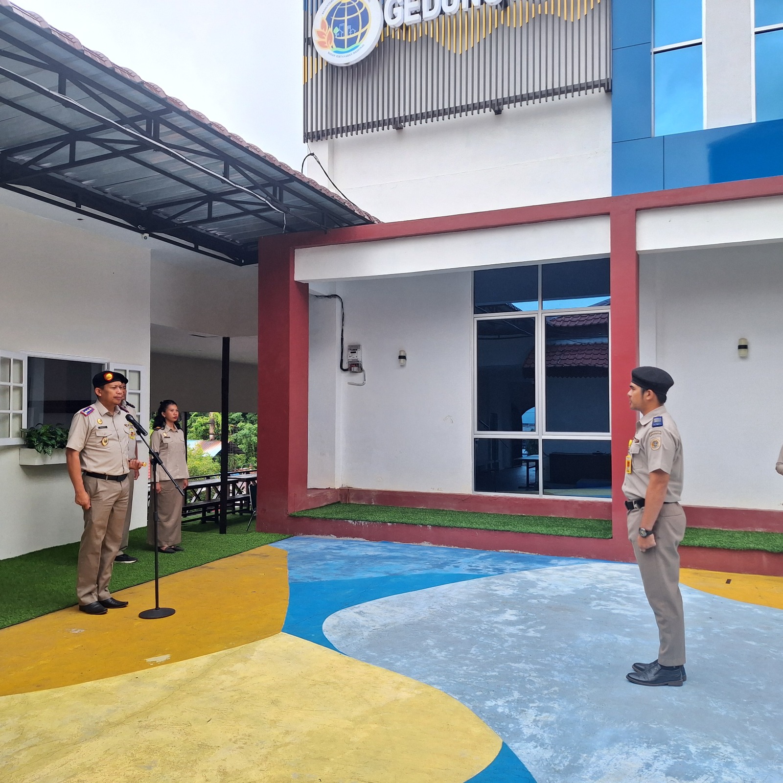 Kantor Pertanahan Kabupaten Sanggau Laksanakan Apel Pagi sebagai Upaya Penguatan Disiplin dan Kinerja Pegawai