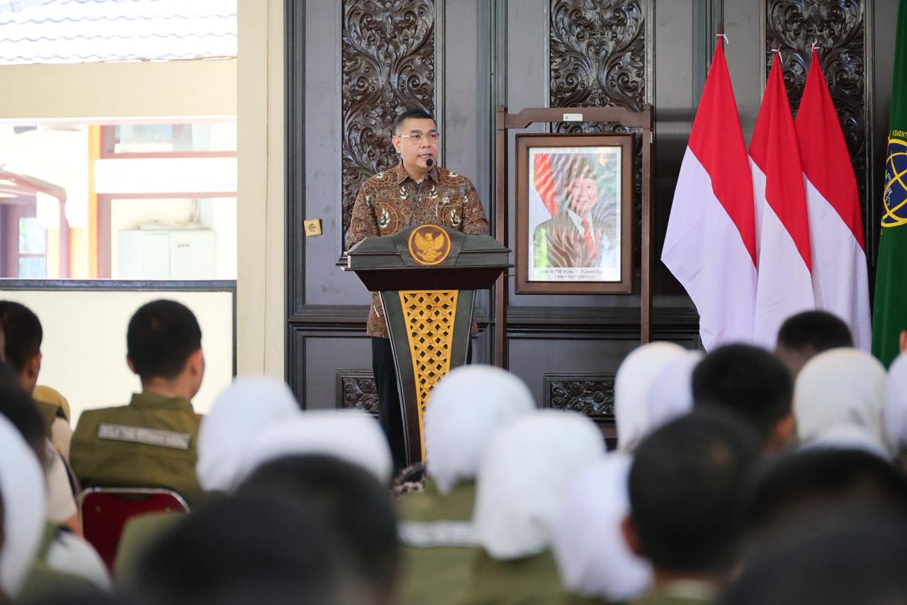 KKN Pertanahan Sejalan dengan Arahan Presiden Prabowo, Wamen Ossy: Peningkatan SDM sebagai Fondasi Pembangunan Nasional