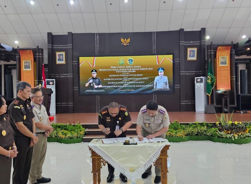 Penandatanganan Perjanjian Kerja Sama (PKS) Penanganan Masalah Hukum di Bidang Perdata dan Tata Usaha
